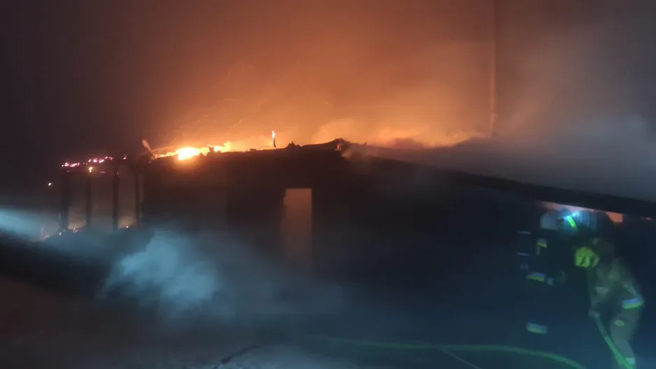 Pożar w Skrzycznem. Ewakuacja turystów ze schroniska