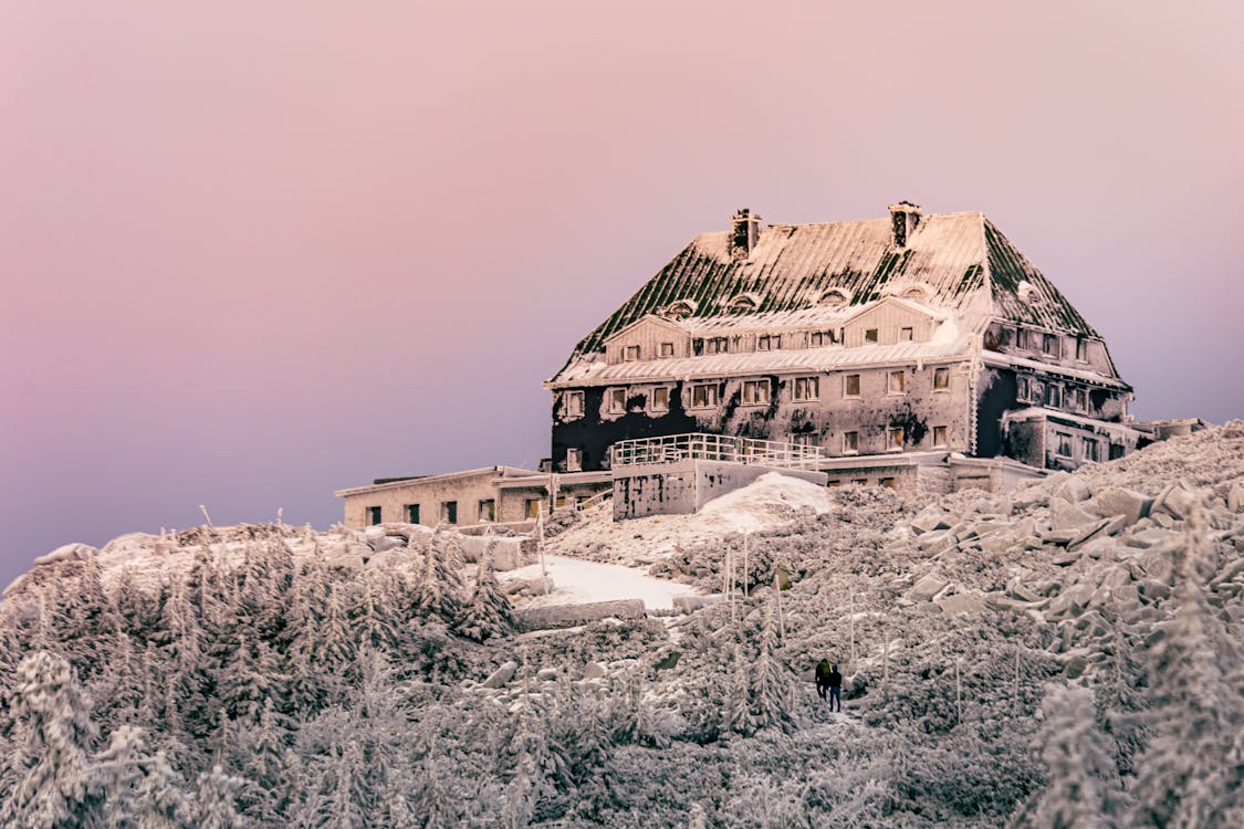 Jakie są szczyty w Szklarskiej Porębie i Karkonoszach?