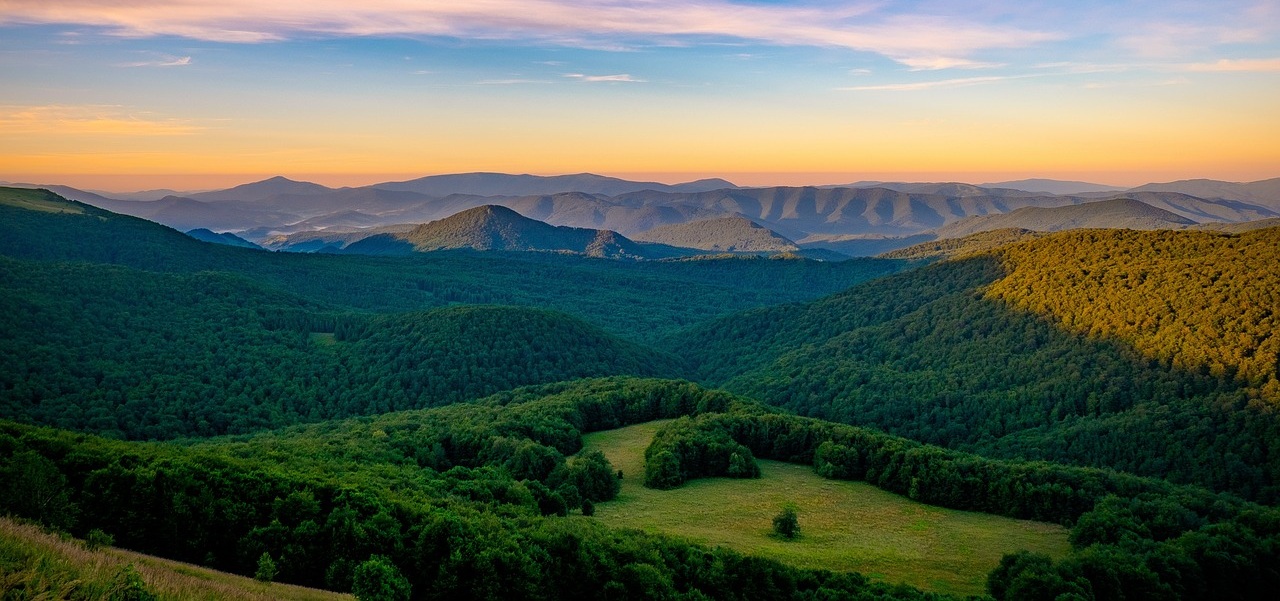 Jakie są najwyższe szczyty Gór Bystrzyckich?