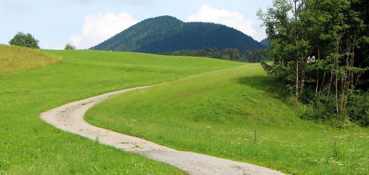 Góry Bystrzyckie szlaki piesze – jakie są dostępne dla turystów?