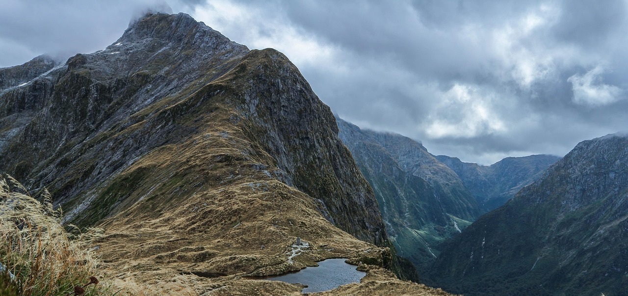 Masyw Śnieżnika w Czechach – dlaczego warto odkryć to niezwykłe pasmo górskie?