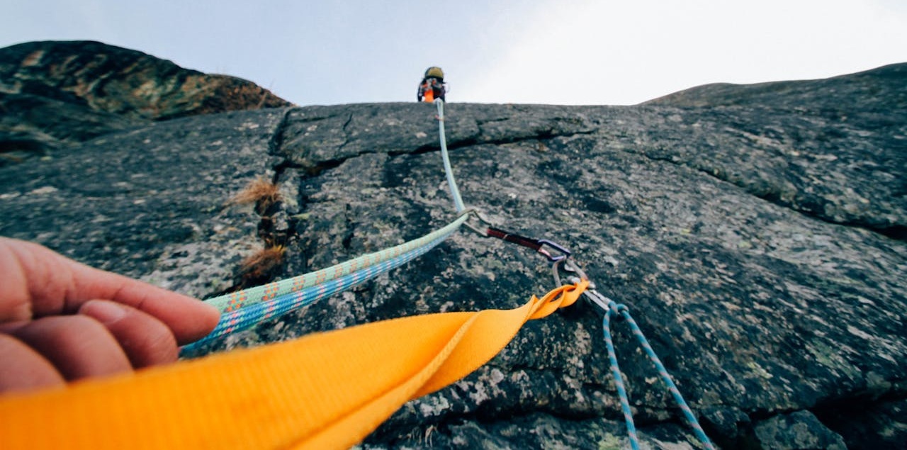 Kursy wspinaczkowe w Sudetach Zachodnich – co warto o nich wiedzieć?