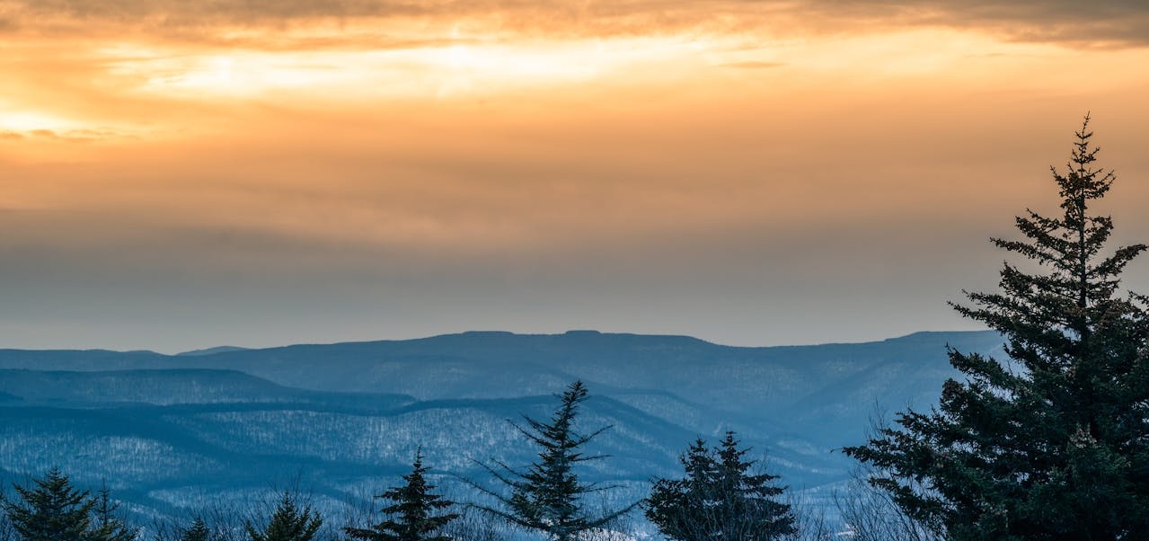 Jakie są najwyższe szczyty w Sudetach Środkowych?